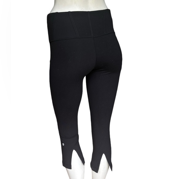 Lululemon "Gather & Crow" Cropped Capri Leggings with Split Hem in Black Size 4 - Picture 5 of 8